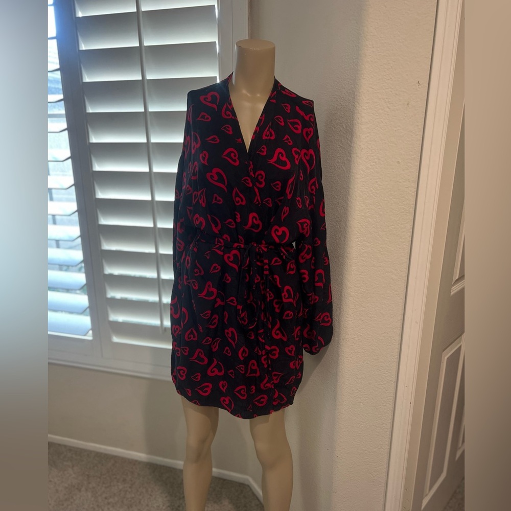 Vtg Victorias Secret Silk  Robe  Lingerie Red Hearts on‎ Black Gold Label M/L